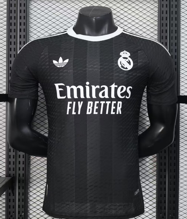 25/26 Player Real Madrid goalkeeper Edition