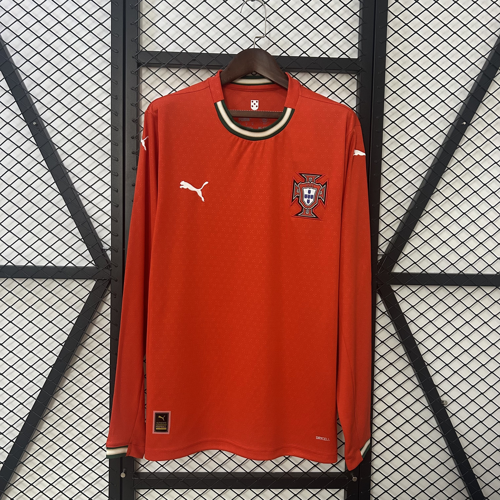 25/26 long sleeve Portugal