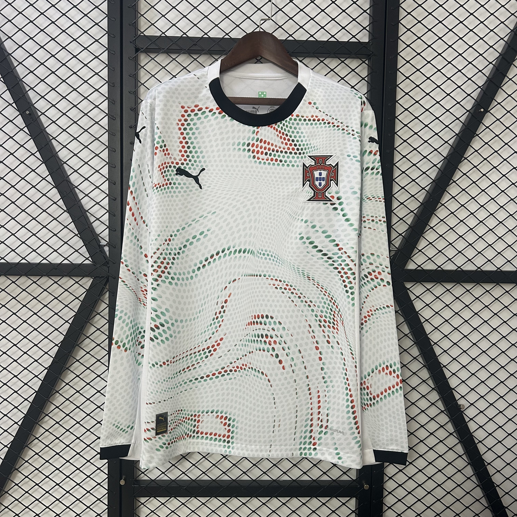25/26 long sleeve Portugal