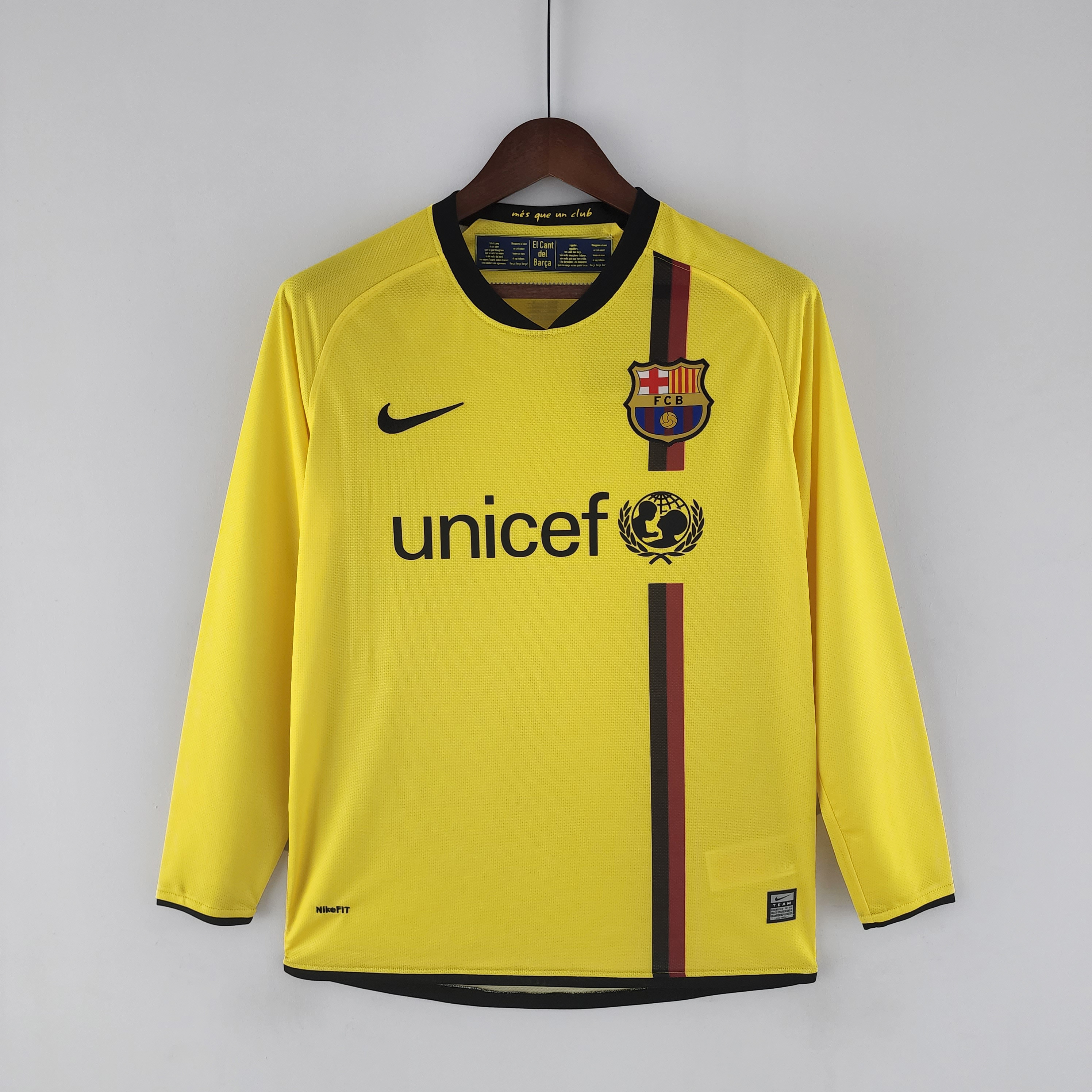 08/09Retro Long Sleeve Barcelona