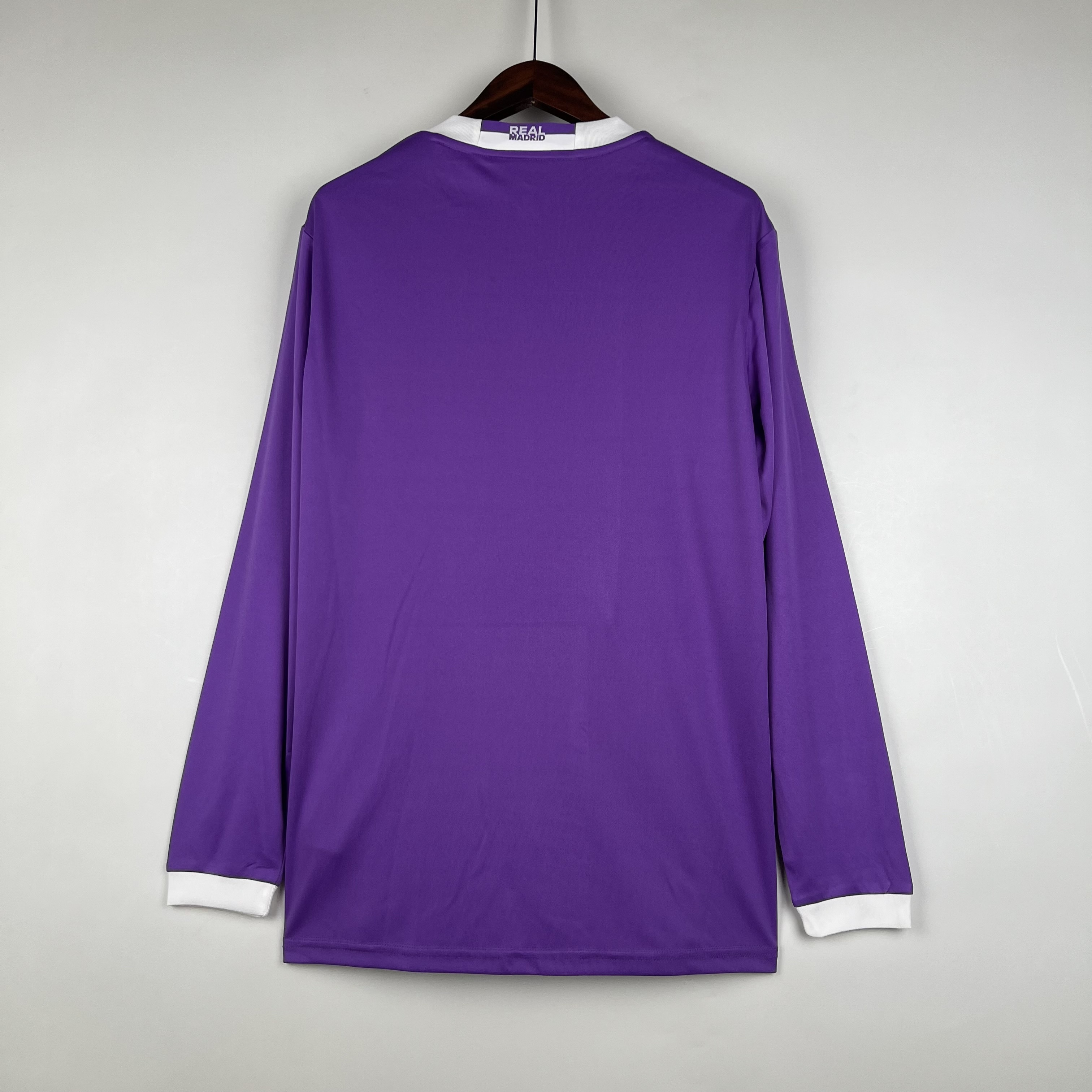 16/17 Retro Long Sleeve Real Madrid