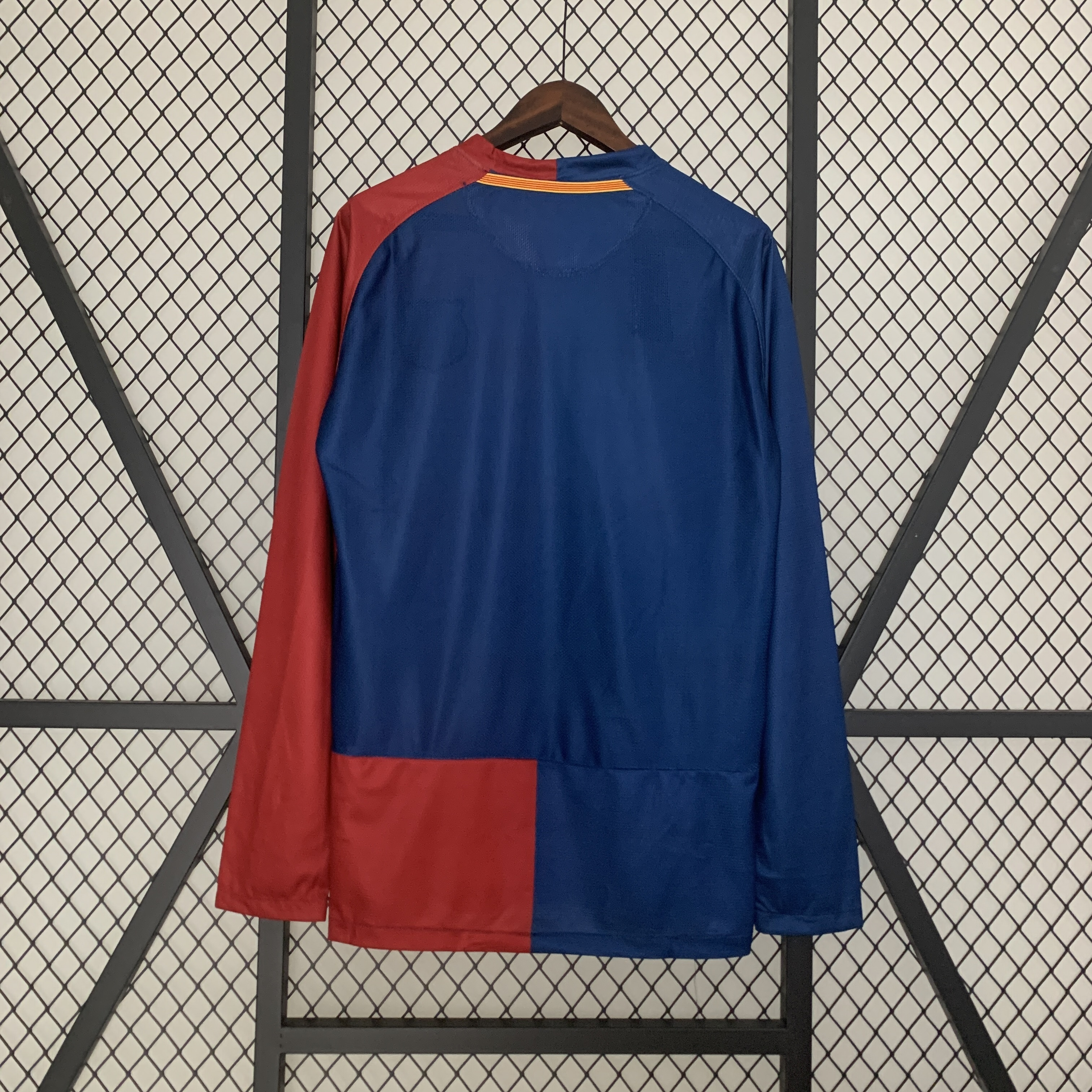 08/09 Retro Long Sleeve Barcelona