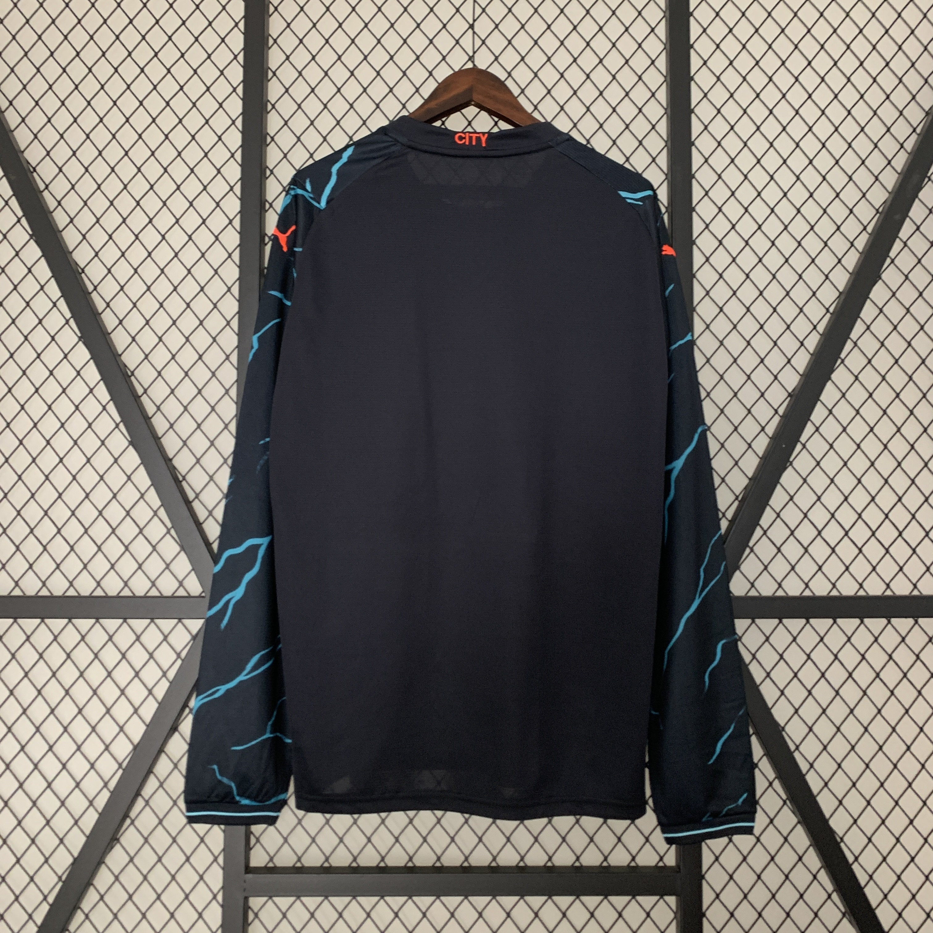 23/24 long sleeve Manchester City