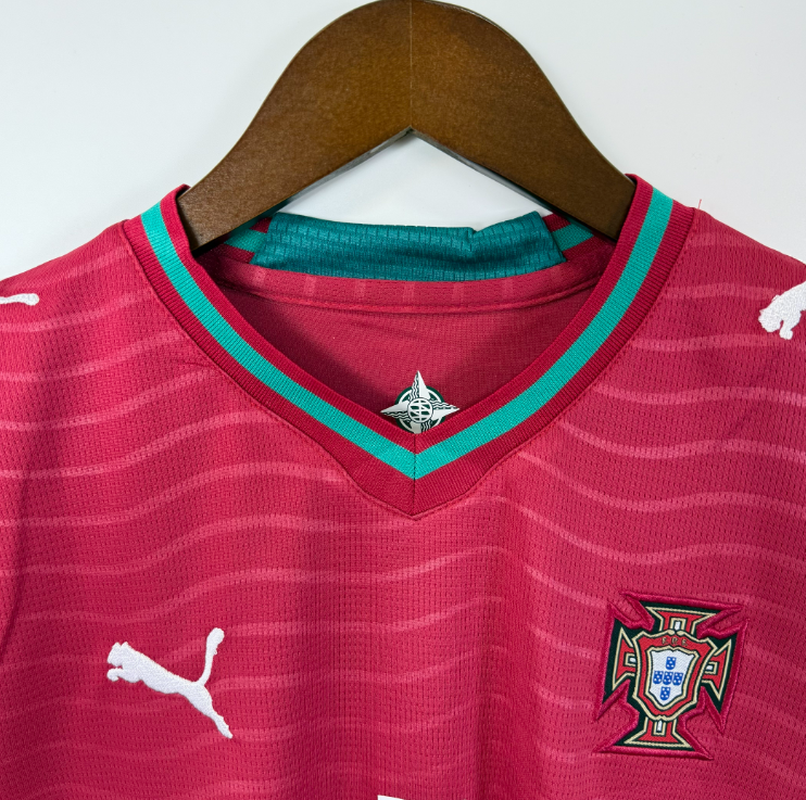 25/26 Portugal home kids kit