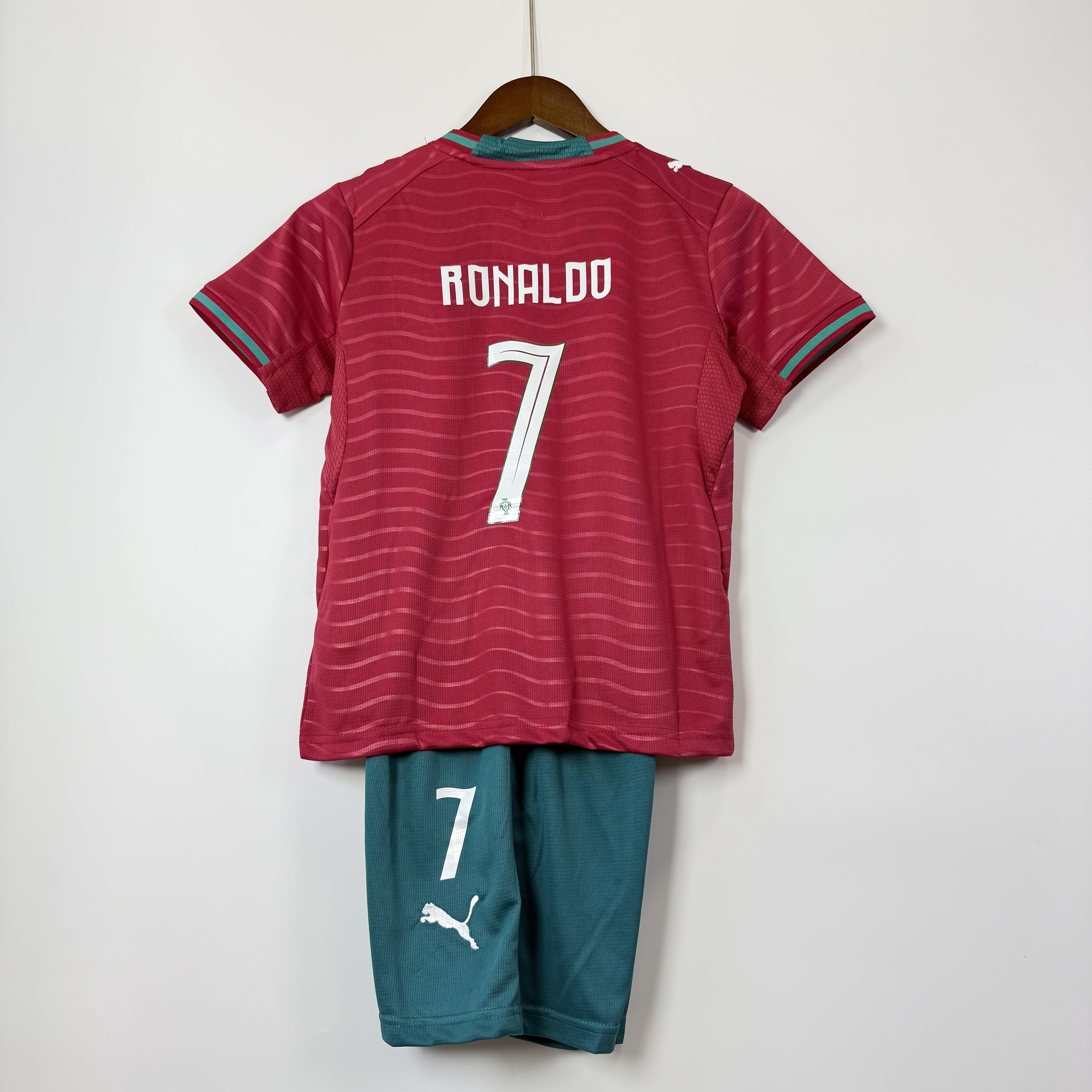 25/26 Portugal home kids kit
