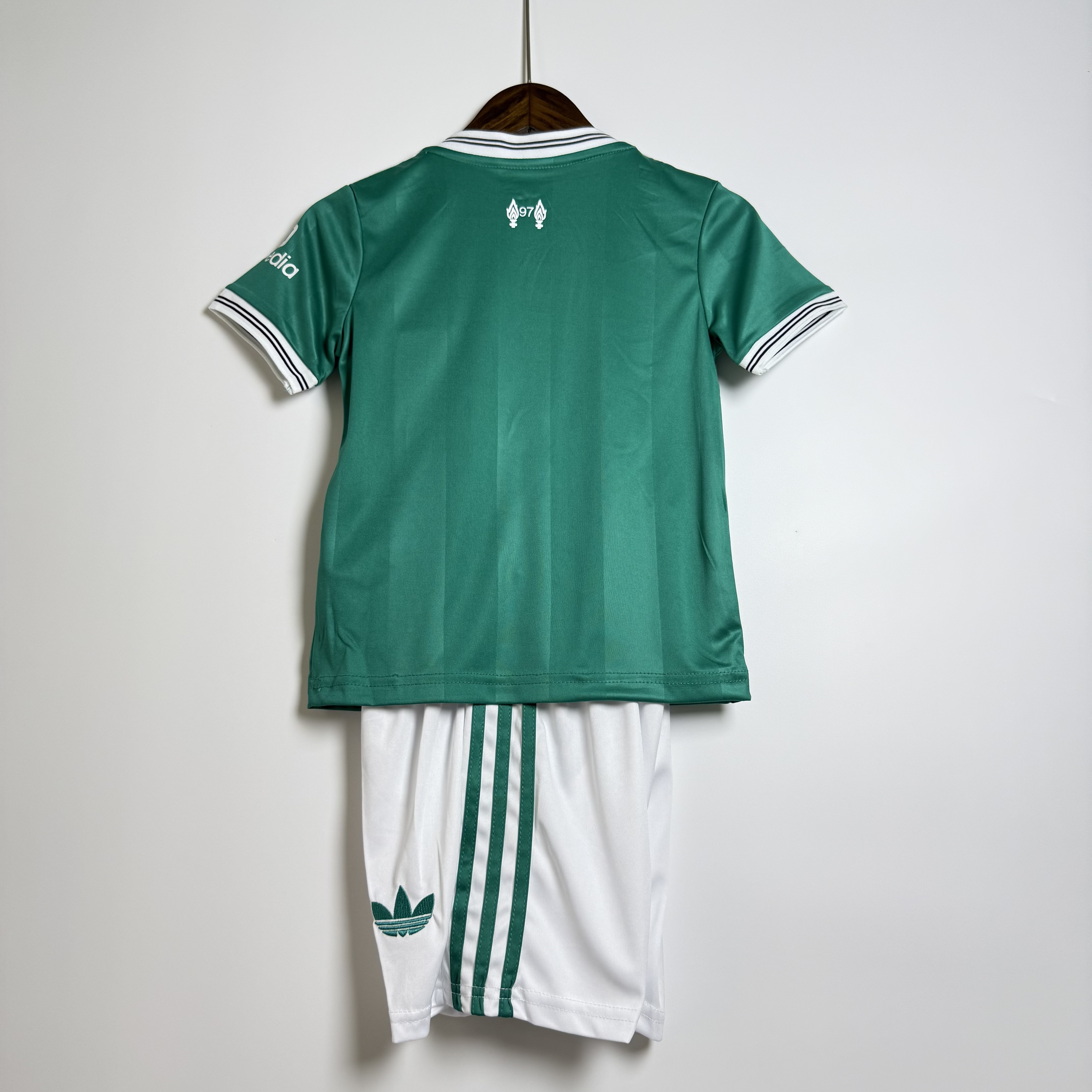 25/26 Liverpool home kids kit