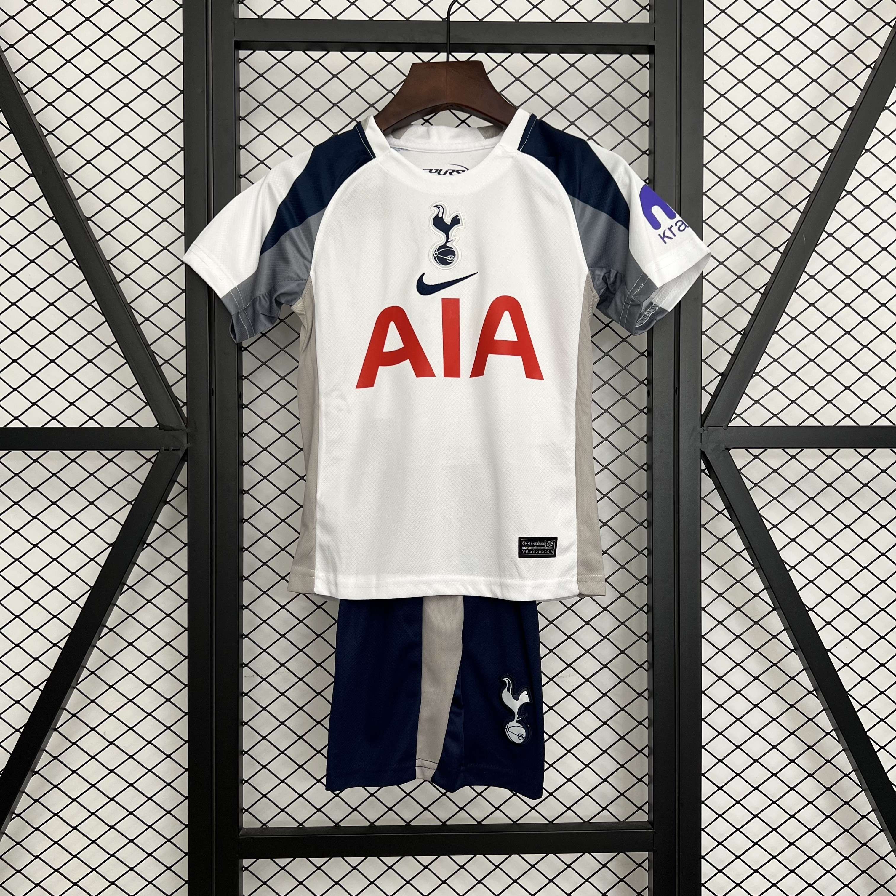 25/26 Tottenham hotspur kids kit