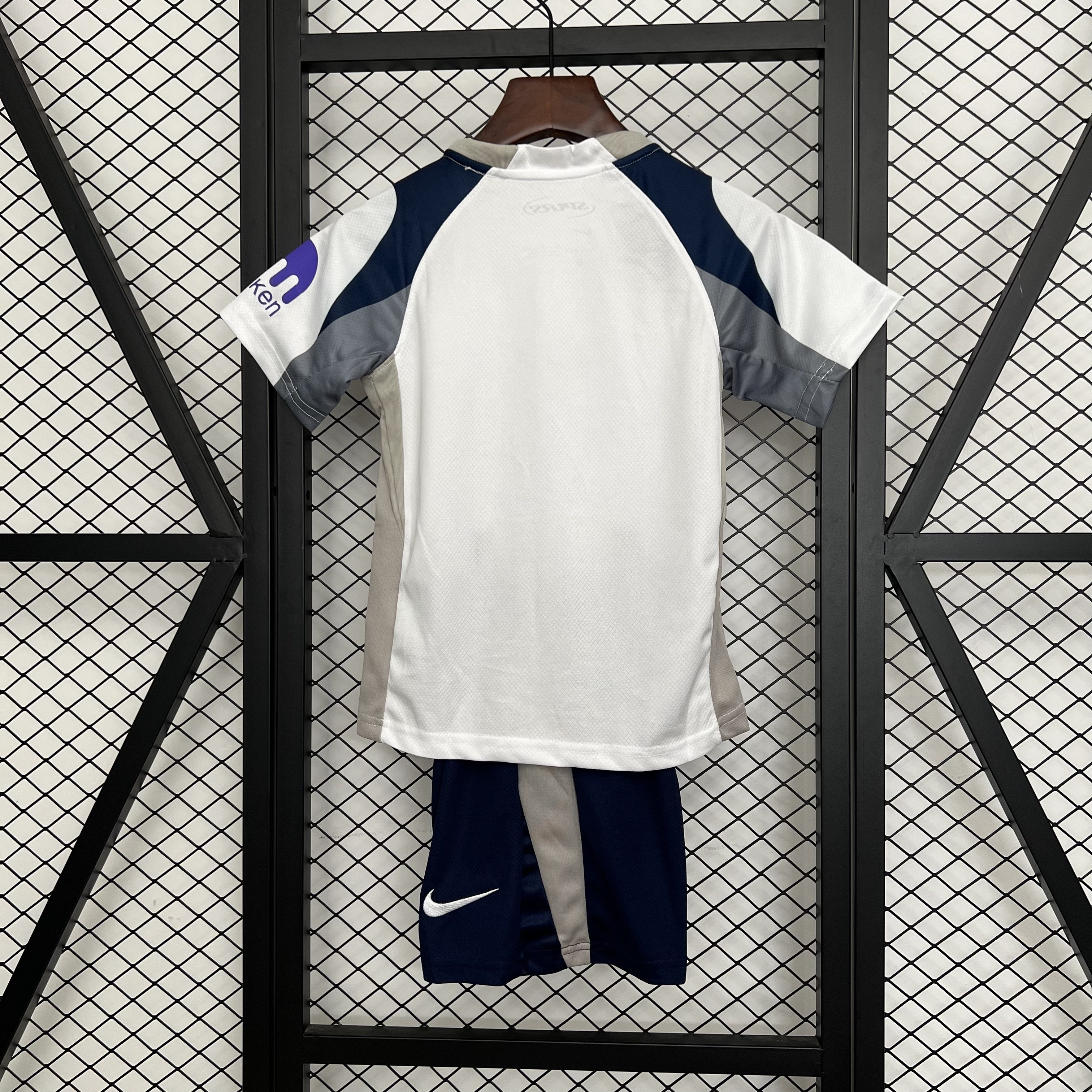 25/26 Tottenham hotspur kids kit