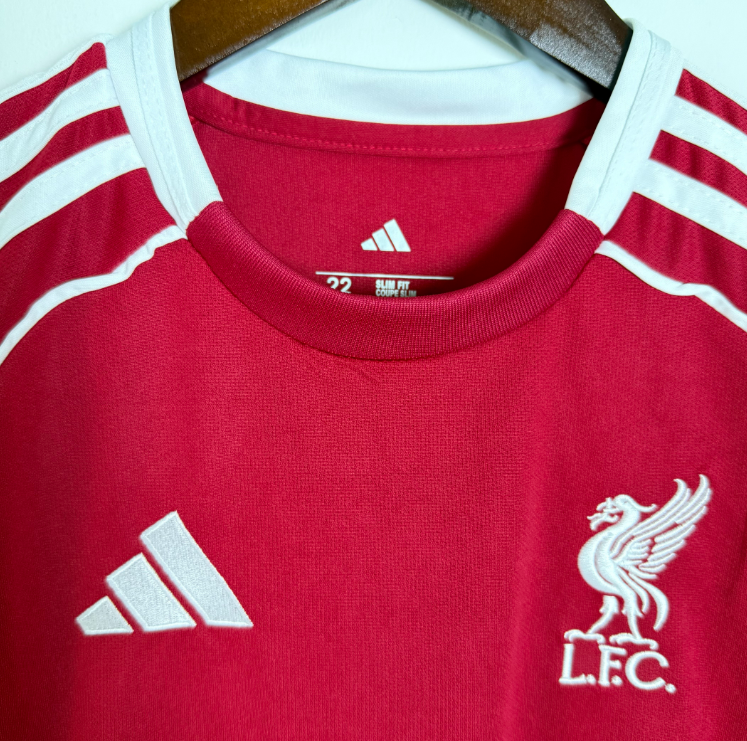 25/26 Liverpool kids kit