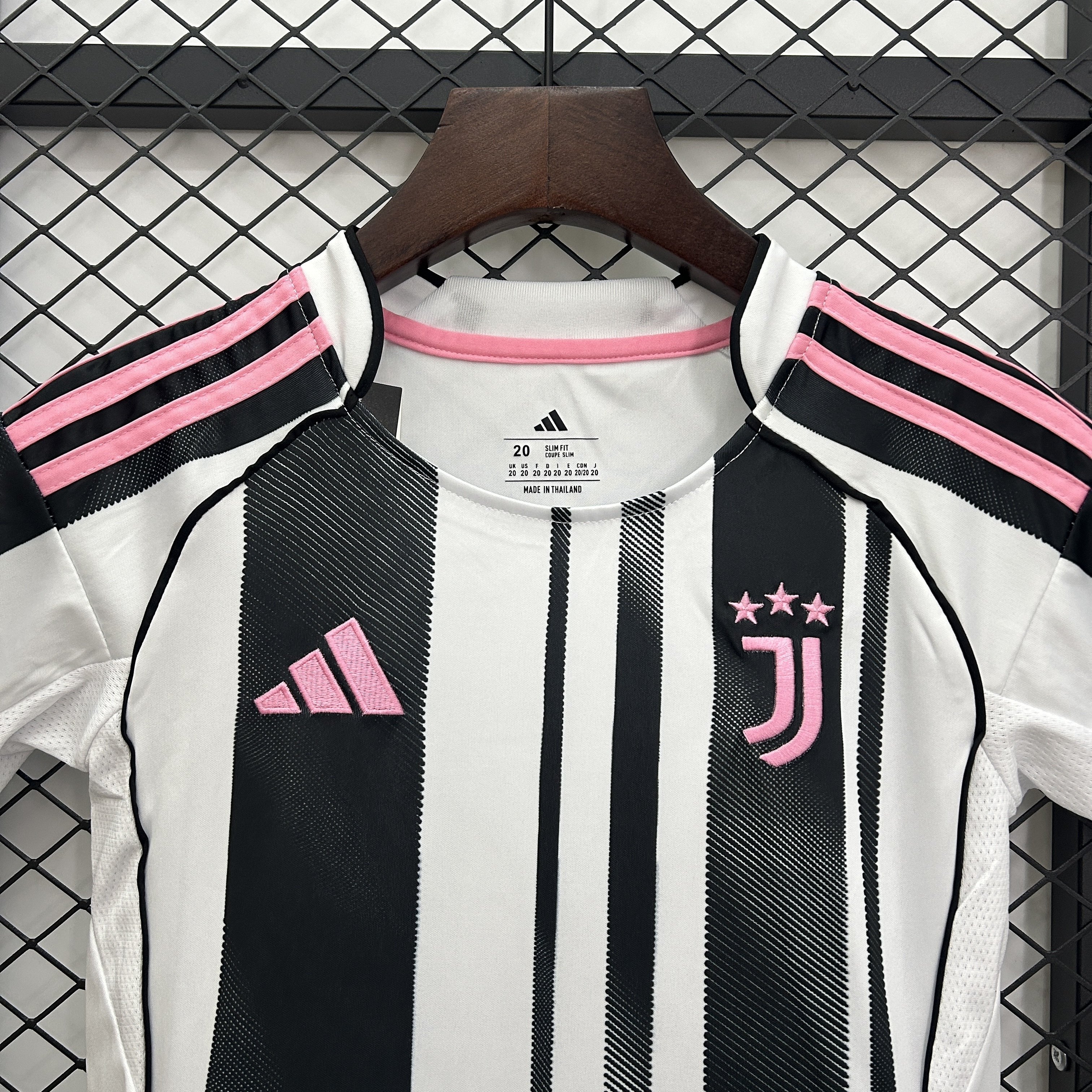 25/26 Juventus kids kit