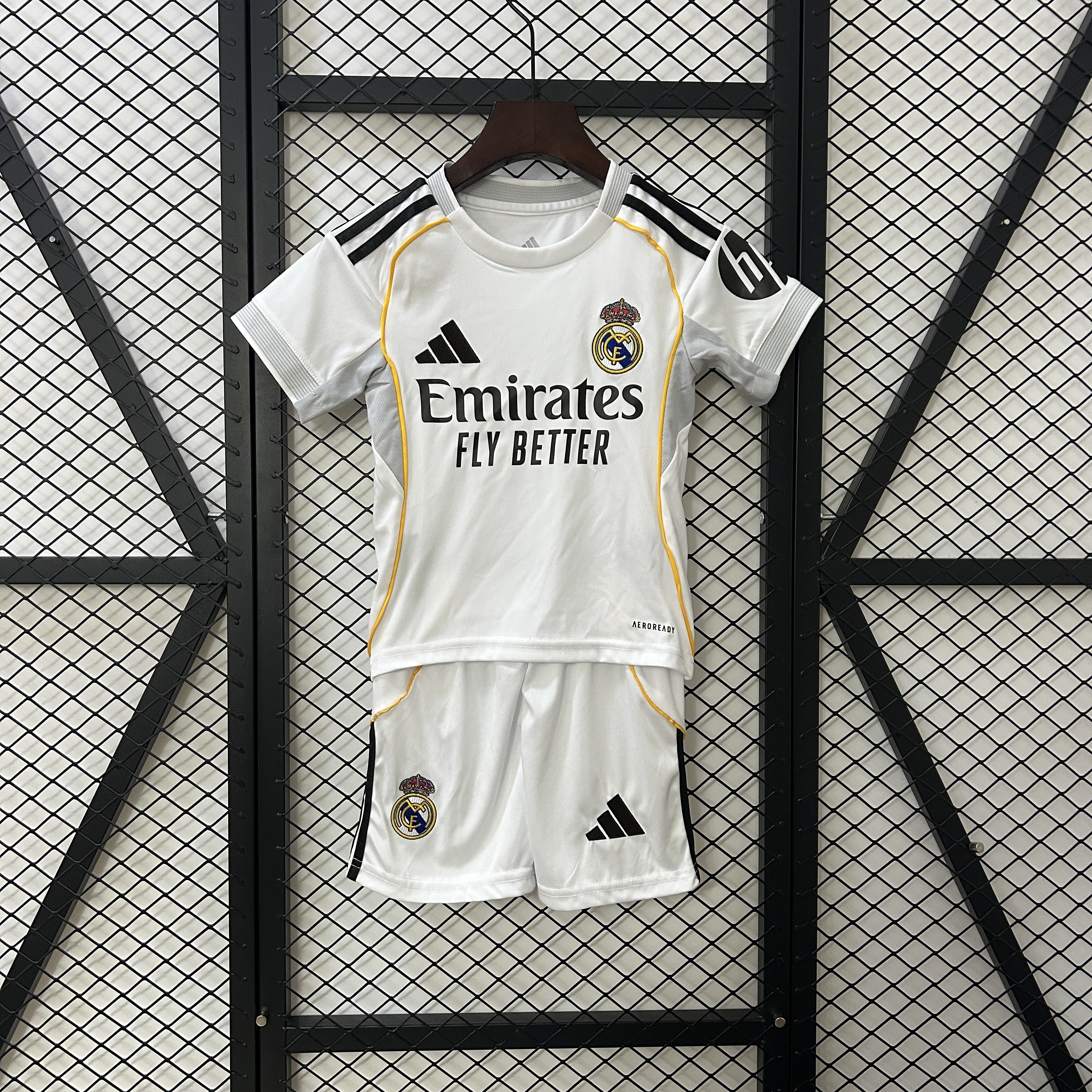 25/26 Real Madrid kids kit
