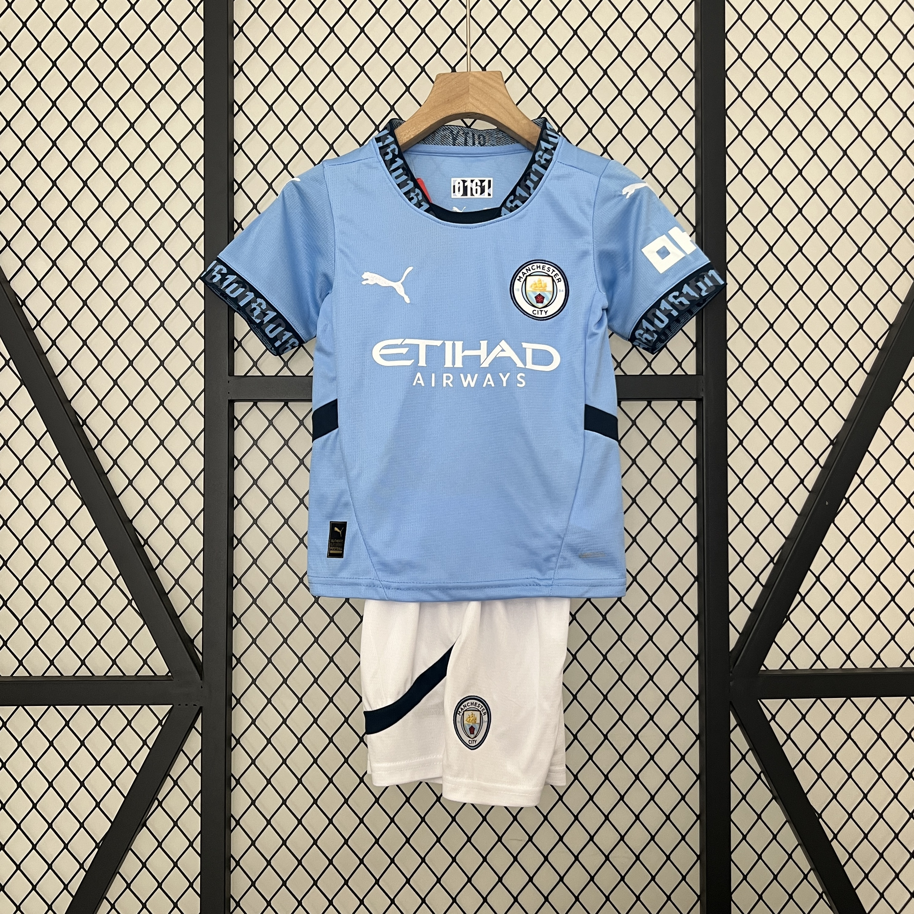 24/25 Manchester City kids kit