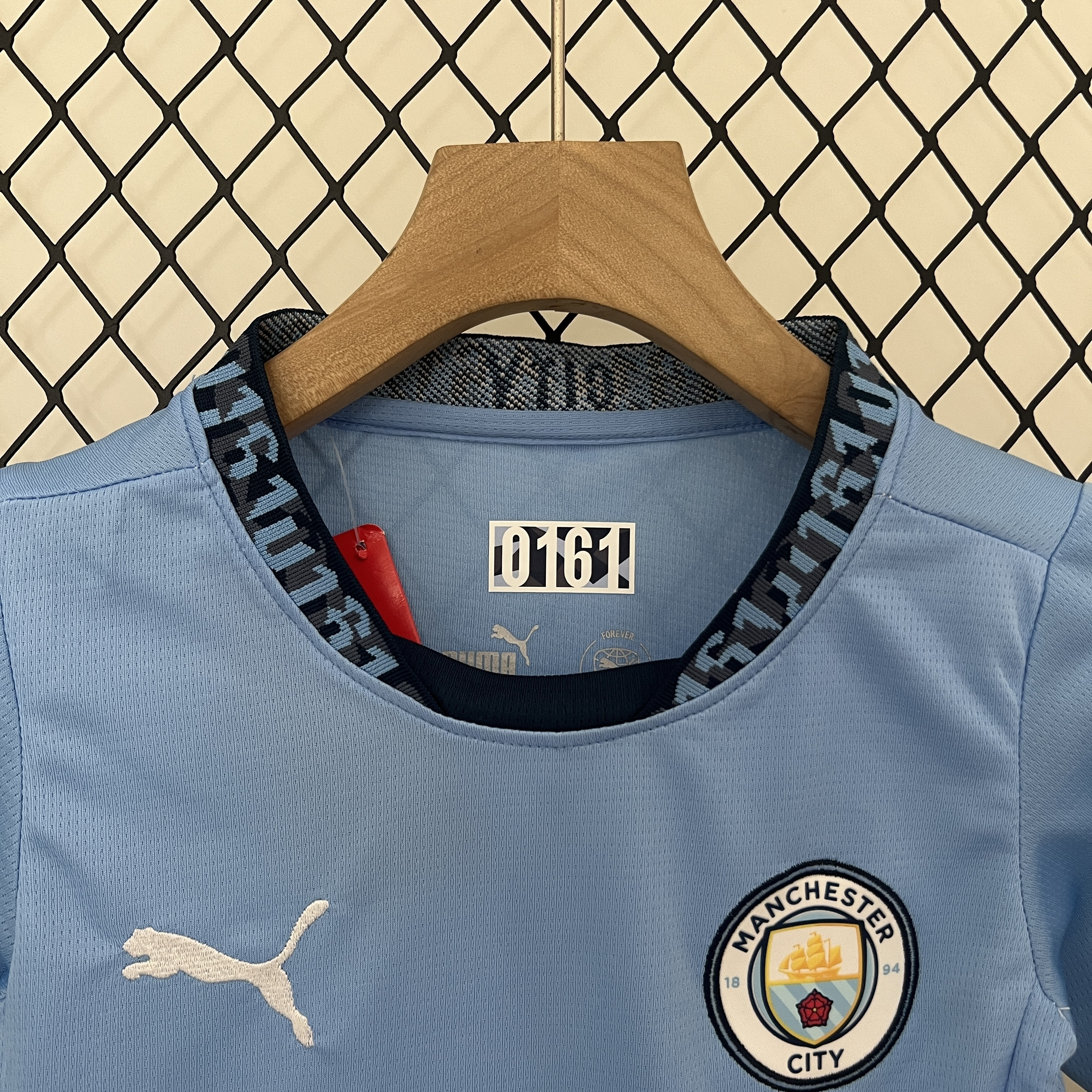 24/25 Manchester City kids kit