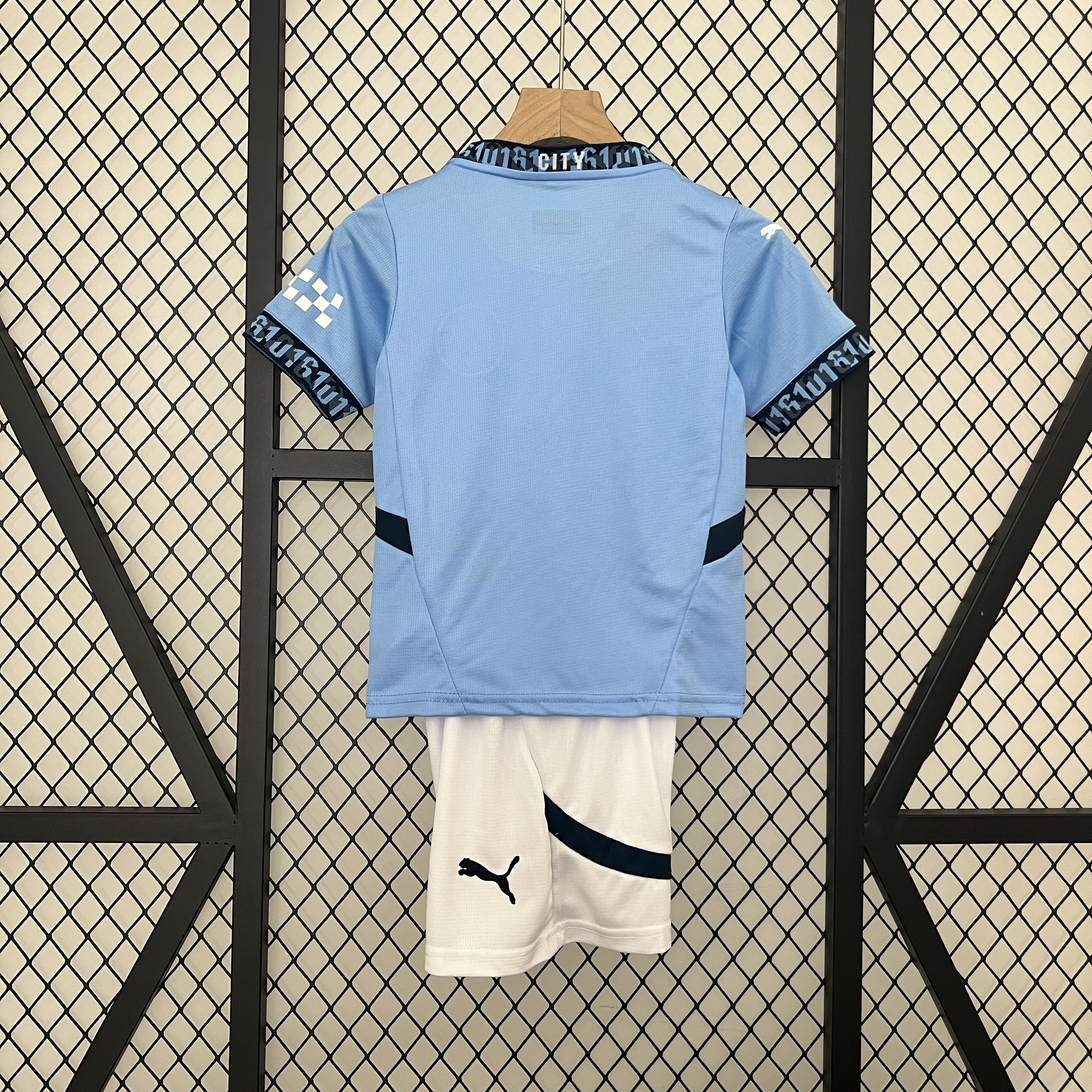 24/25 Manchester City kids kit