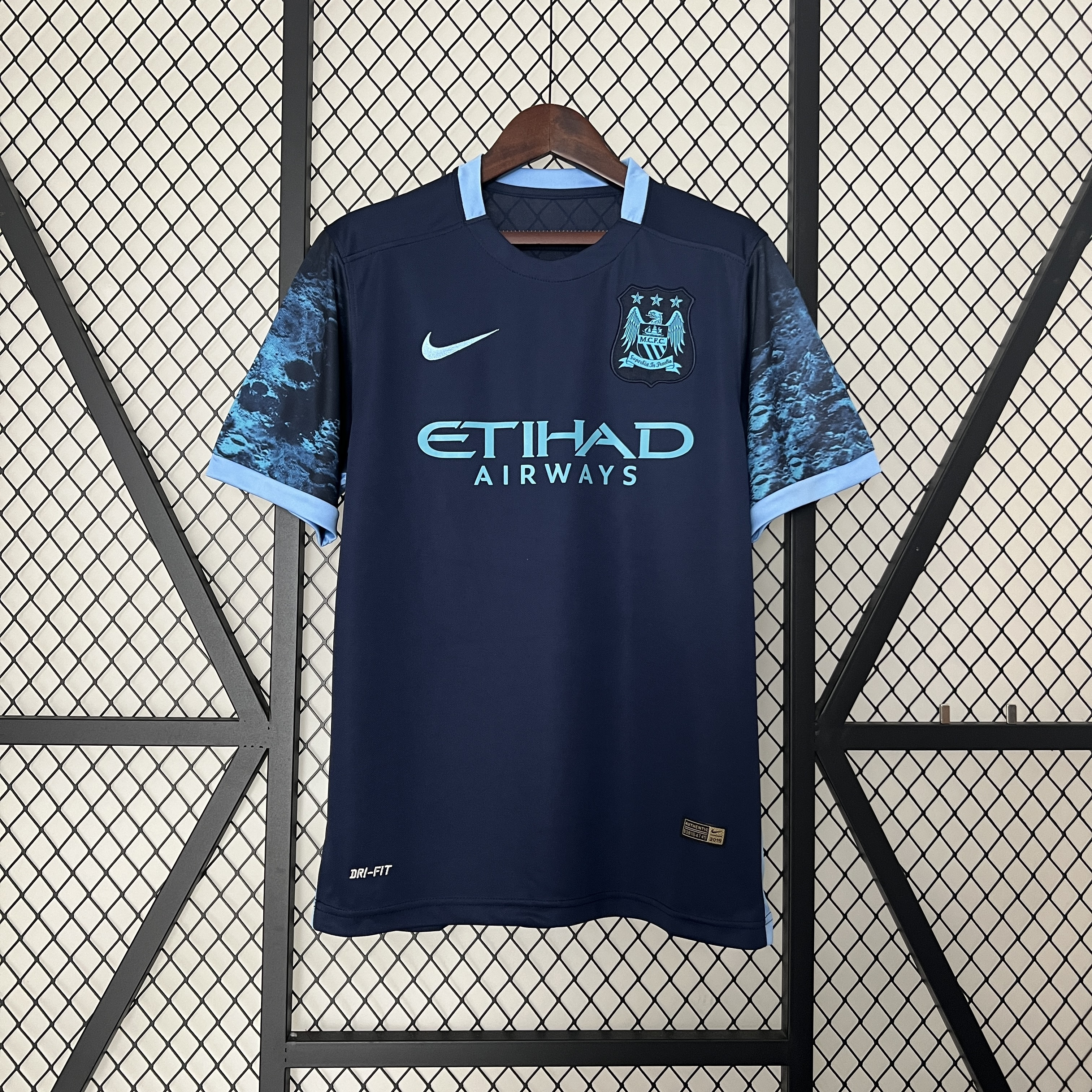 15/16 Retro Manchester City away